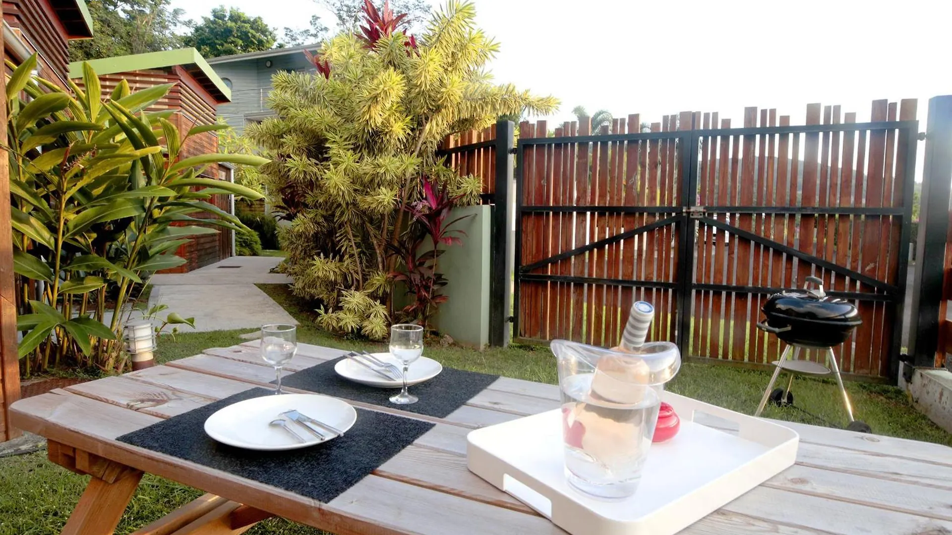 Les Cottages Est Et Ouest Coco Cannelle 데샤이에스 0*,  과달루프
